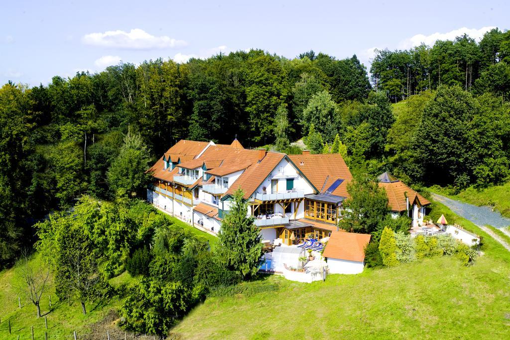 Boutique Hotel Loipenhof Fürstenfeld エクステリア 写真